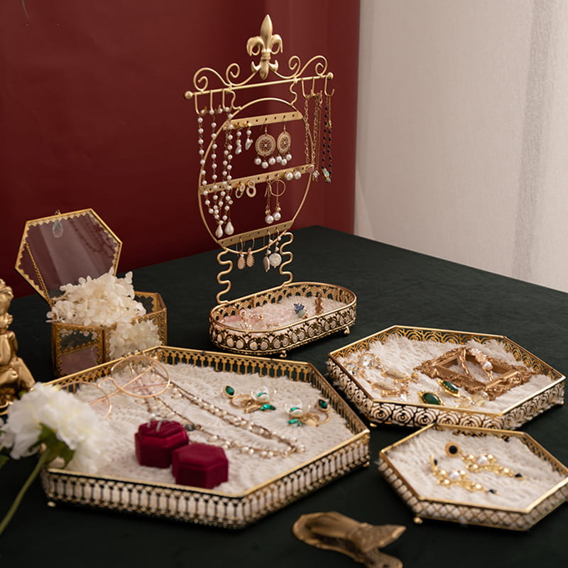 صفحه نمایش قفسه ذخیره سازی جواهرات فلزی صفحه نمایش قفسه ذخیره سازی جواهرات فلزی