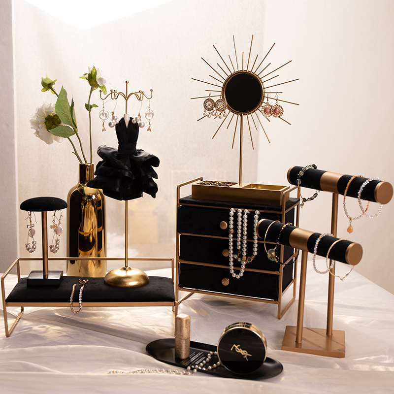 استند نمایش جواهرات دستبند خانگی