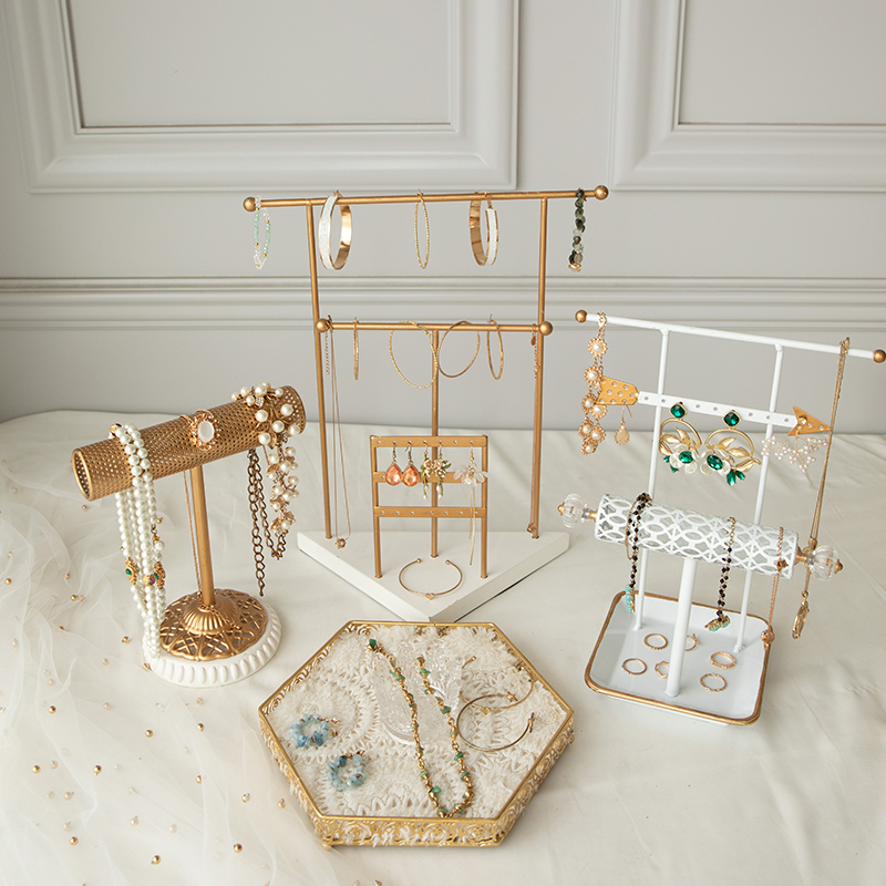 پایه نمایش دستبند با سینی نگهداری